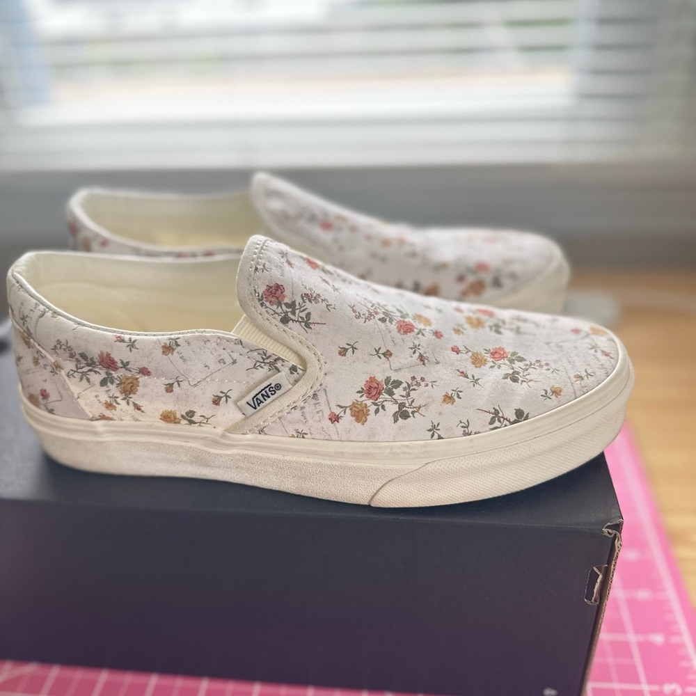 Vintage Floral Vans Slip-Ons Size 7.5